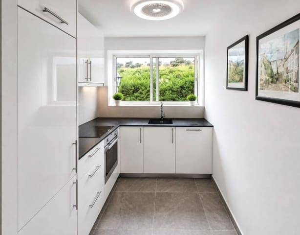 2 makuuhuone Huoneisto myytävänä paikassa La Duquesa / Puerto de la Duquesa, Manilva mukana uima-altaan - 220 000 € (Ref: 9874322)