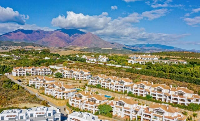 Apartamento de 3 habitaciones en Bahia de Casares, Casares en venta con piscina garaje - 459.000 € (Ref: 9877191)