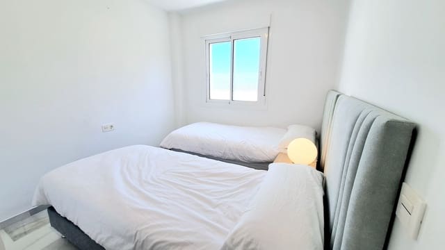 2 sypialnia Penthouse na sprzedaż w Casares z basenem garażem - 275 000 € (Ref: 9877194)