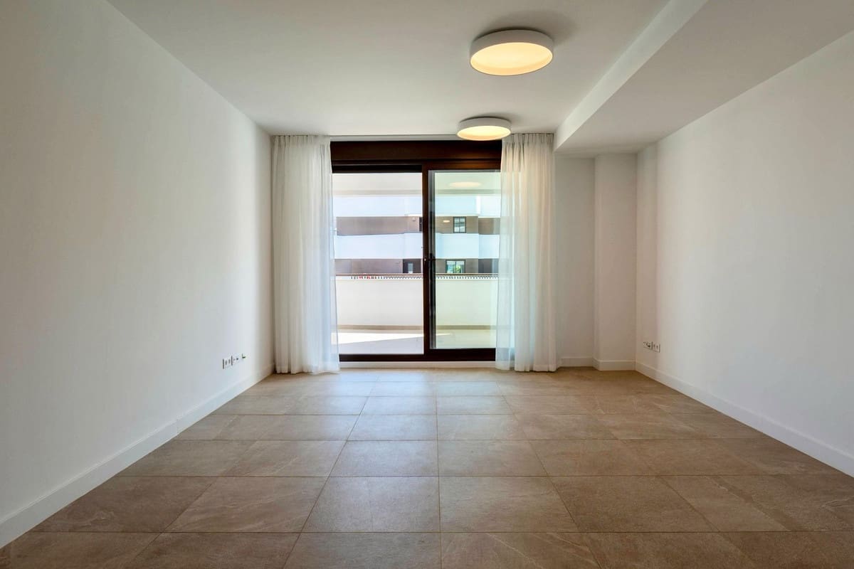 2 Zimmer Apartment zu verkaufen in Estepona mit Pool Garage - 590.000 € (Ref: 9879603)