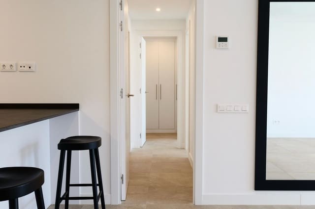 2 Zimmer Apartment zu verkaufen in Estepona mit Pool Garage - 590.000 € (Ref: 9879603)