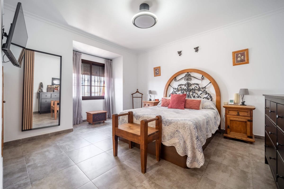 3 chambre Maison de Ville à vendre à Estepona - 990 000 € (Ref: 9879607)