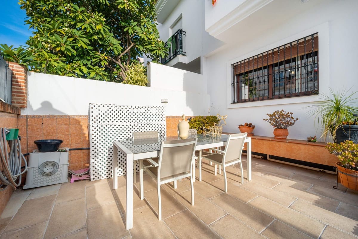 3 chambre Maison de Ville à vendre à Estepona - 990 000 € (Ref: 9879607)
