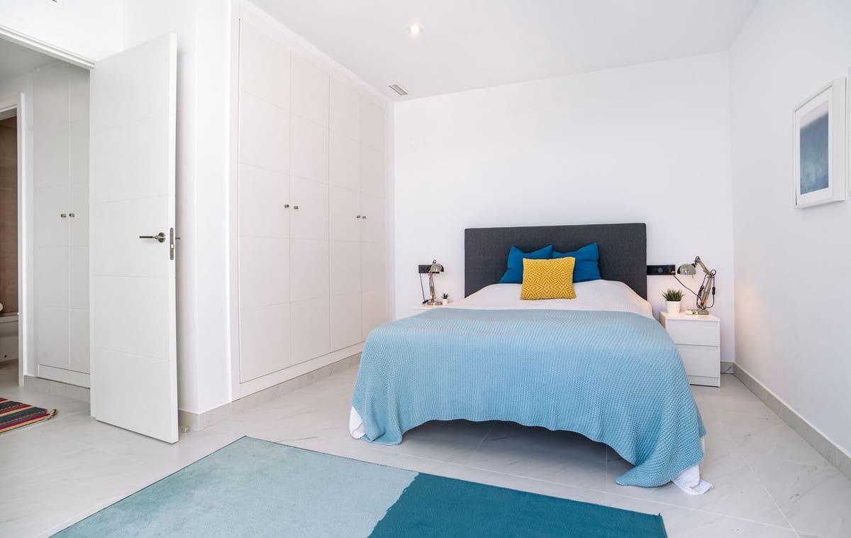 2 bedroom Apartment for sale in Estepona with pool garage - € 795,000 (Ref: 9879608)