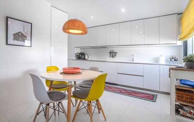 2 bedroom Apartment for sale in Estepona with pool garage - € 795,000 (Ref: 9879608)