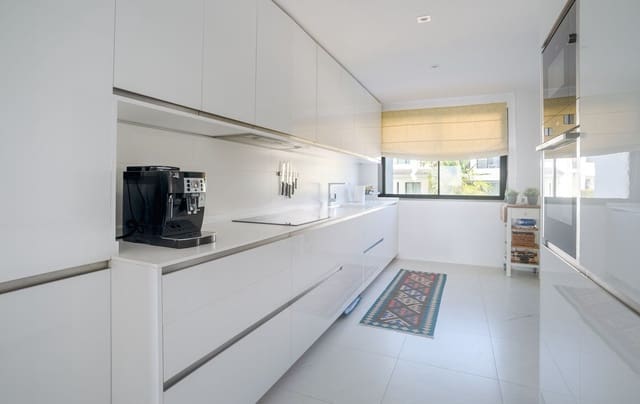 2 bedroom Apartment for sale in Estepona with pool garage - € 795,000 (Ref: 9879608)