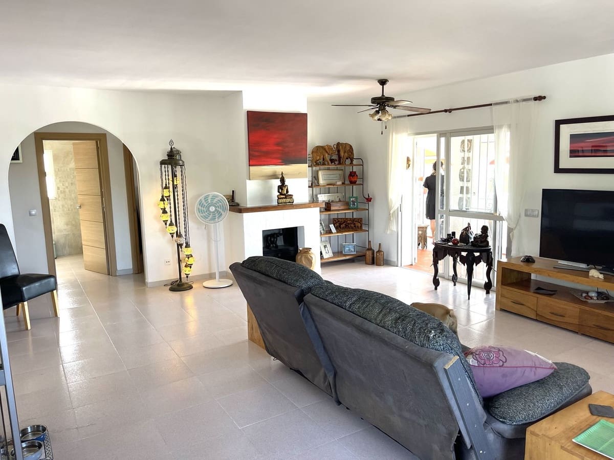 3 Zimmer Villa zu verkaufen in Manilva mit Pool Garage - 695.000 € (Ref: 9879609)