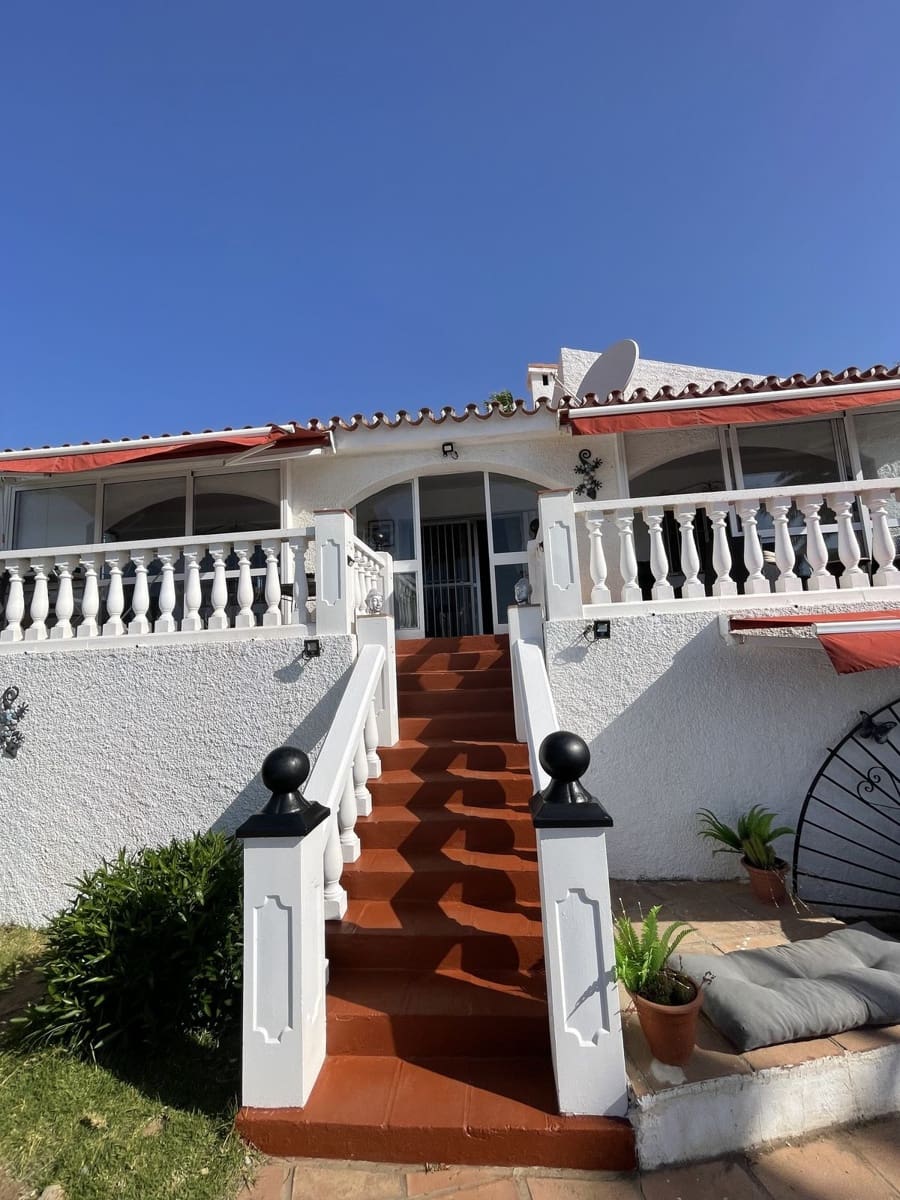 3 Zimmer Villa zu verkaufen in Manilva mit Pool Garage - 695.000 € (Ref: 9879609)