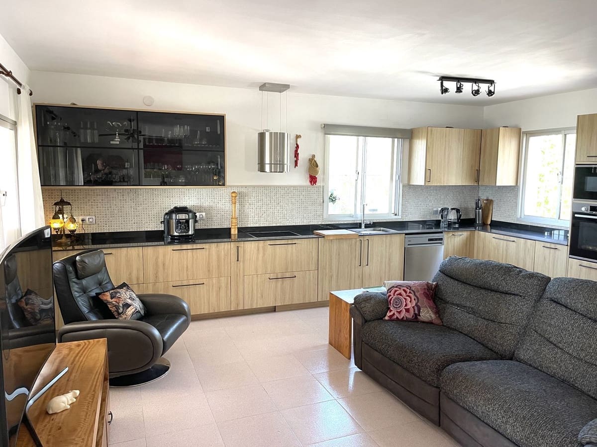 3 Zimmer Villa zu verkaufen in Manilva mit Pool Garage - 695.000 € (Ref: 9879609)