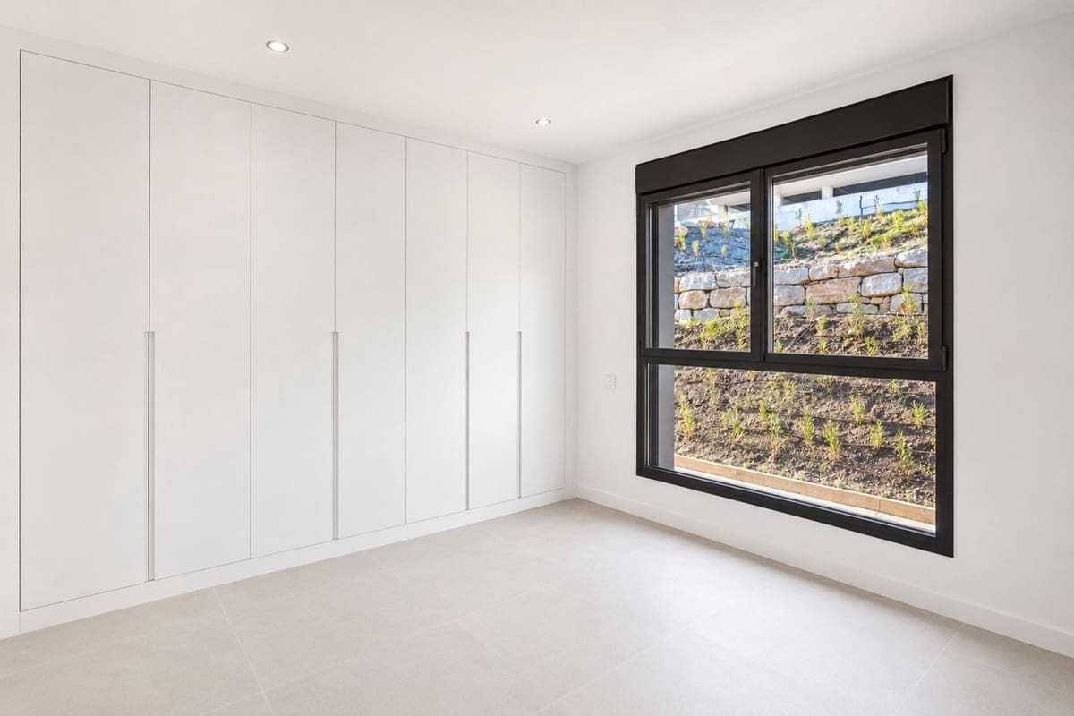 2 Zimmer Apartment zu verkaufen in Estepona mit Pool Garage - 735.000 € (Ref: 9885120)
