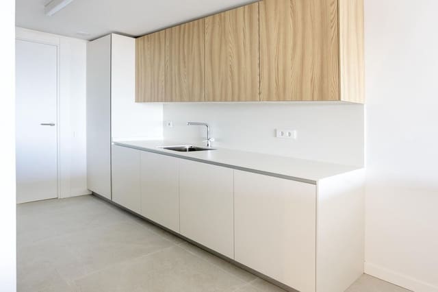 2 Zimmer Apartment zu verkaufen in Estepona mit Pool Garage - 735.000 € (Ref: 9885120)