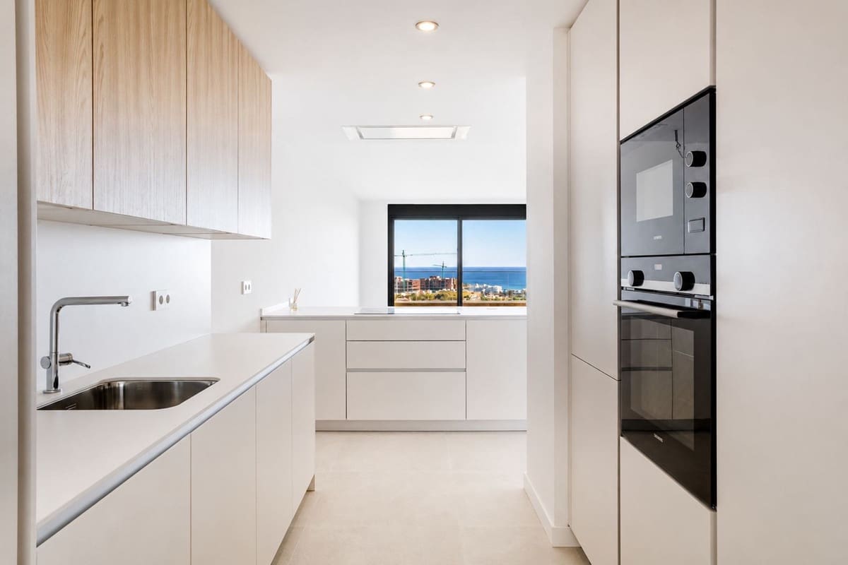 2 Zimmer Apartment zu verkaufen in Estepona mit Pool Garage - 735.000 € (Ref: 9885120)