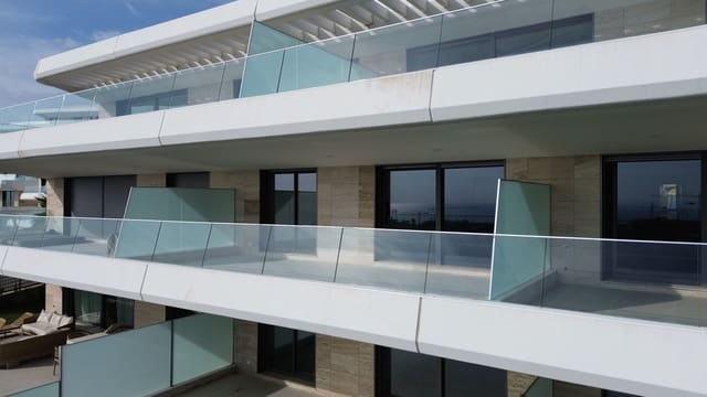 2 Zimmer Apartment zu verkaufen in Estepona mit Pool Garage - 735.000 € (Ref: 9885120)