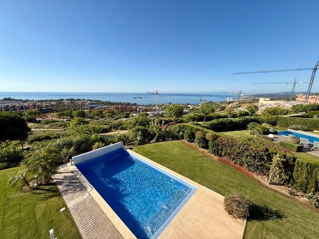 Chalet de 4 habitaciones en Manilva en venta con piscina garaje - 1.099.000 € (Ref: 9885232)