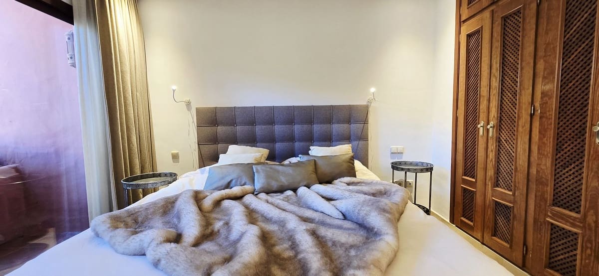 2 Zimmer Apartment zu verkaufen in Estepona mit Pool Garage - 1.475.000 € (Ref: 9891443)