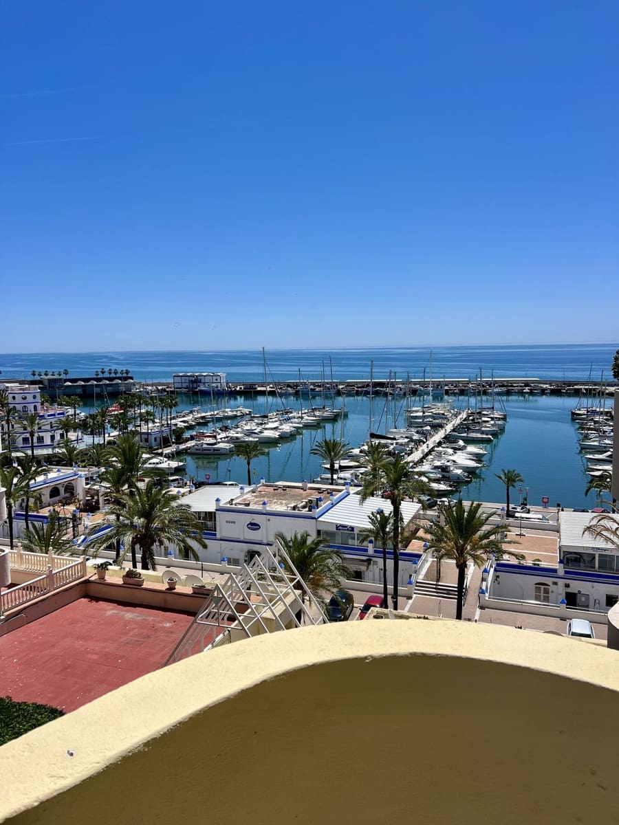 1 chambre Appartement à vendre à Estepona avec piscine - 329 000 € (Ref: 9894987)