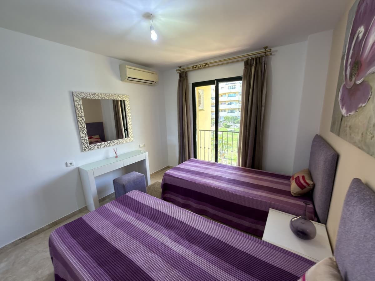 2 sypialnia Apartament na sprzedaż w Estepona z basenem garażem - 299 000 € (Ref: 9894989)