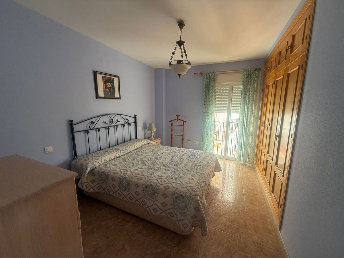3 bedroom Apartment for sale in Estepona - € 370,000 (Ref: 9895406)