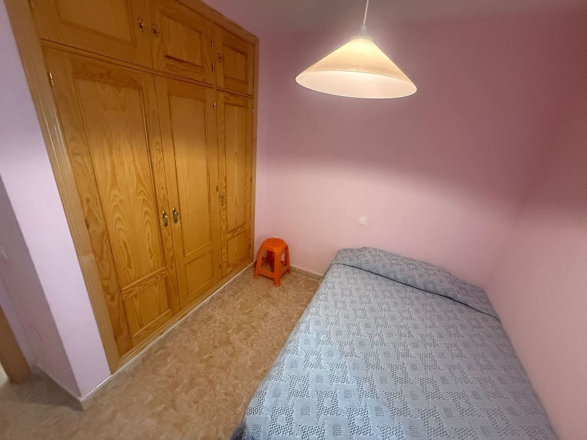 3 bedroom Apartment for sale in Estepona - € 370,000 (Ref: 9895406)