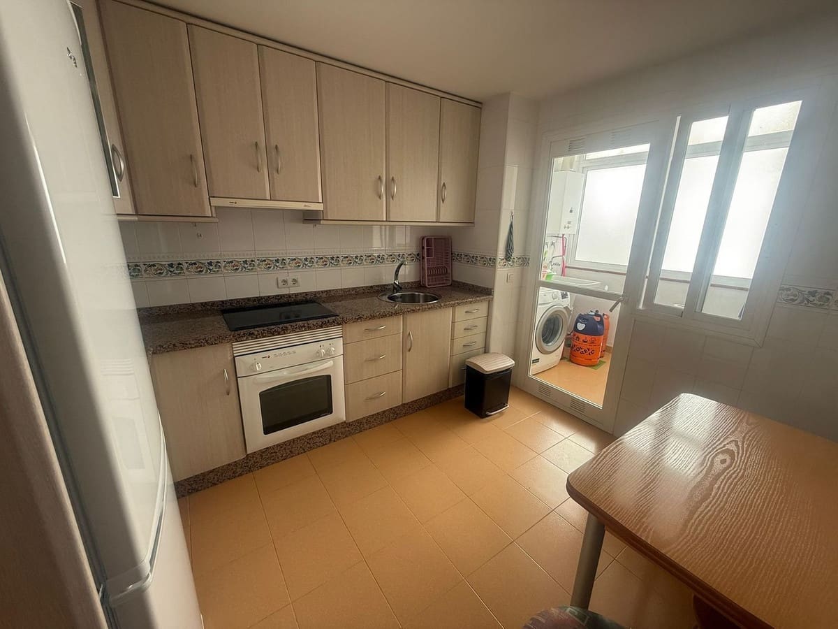 3 bedroom Apartment for sale in Estepona - € 370,000 (Ref: 9895406)