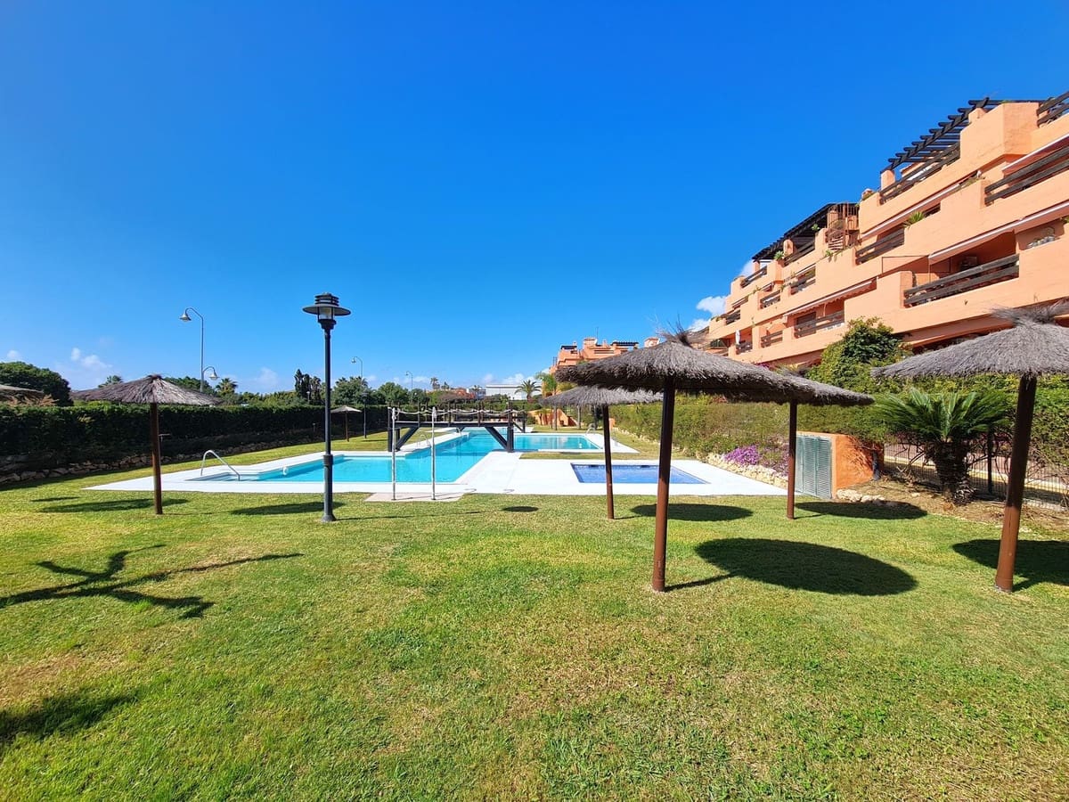 1 soveværelse Lejlighed til salg i Estepona med swimmingpool garage - € 363.500 (Ref: 9895407)