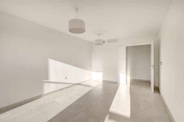 3 Zimmer Apartment zu verkaufen in Estepona mit Pool Garage - 499.000 € (Ref: 9896912)