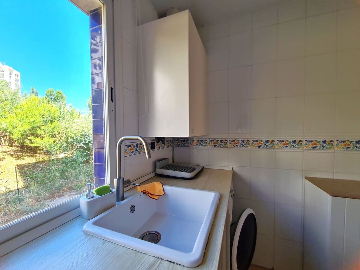 2 bedroom Apartment for sale in Estepona with pool garage - € 375,000 (Ref: 9896914)