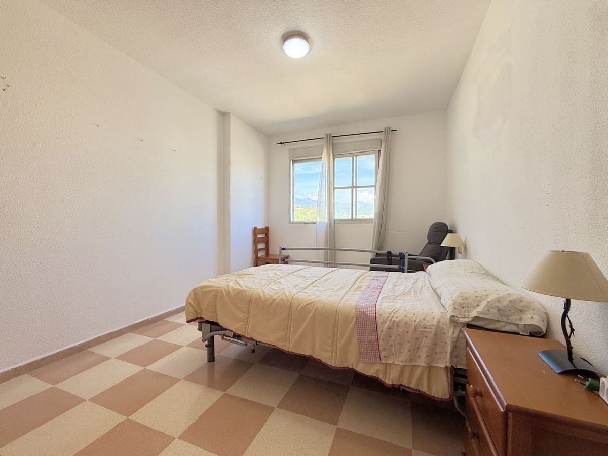 4 sypialnia Apartament na sprzedaż w Estepona - 375 000 € (Ref: 9896915)