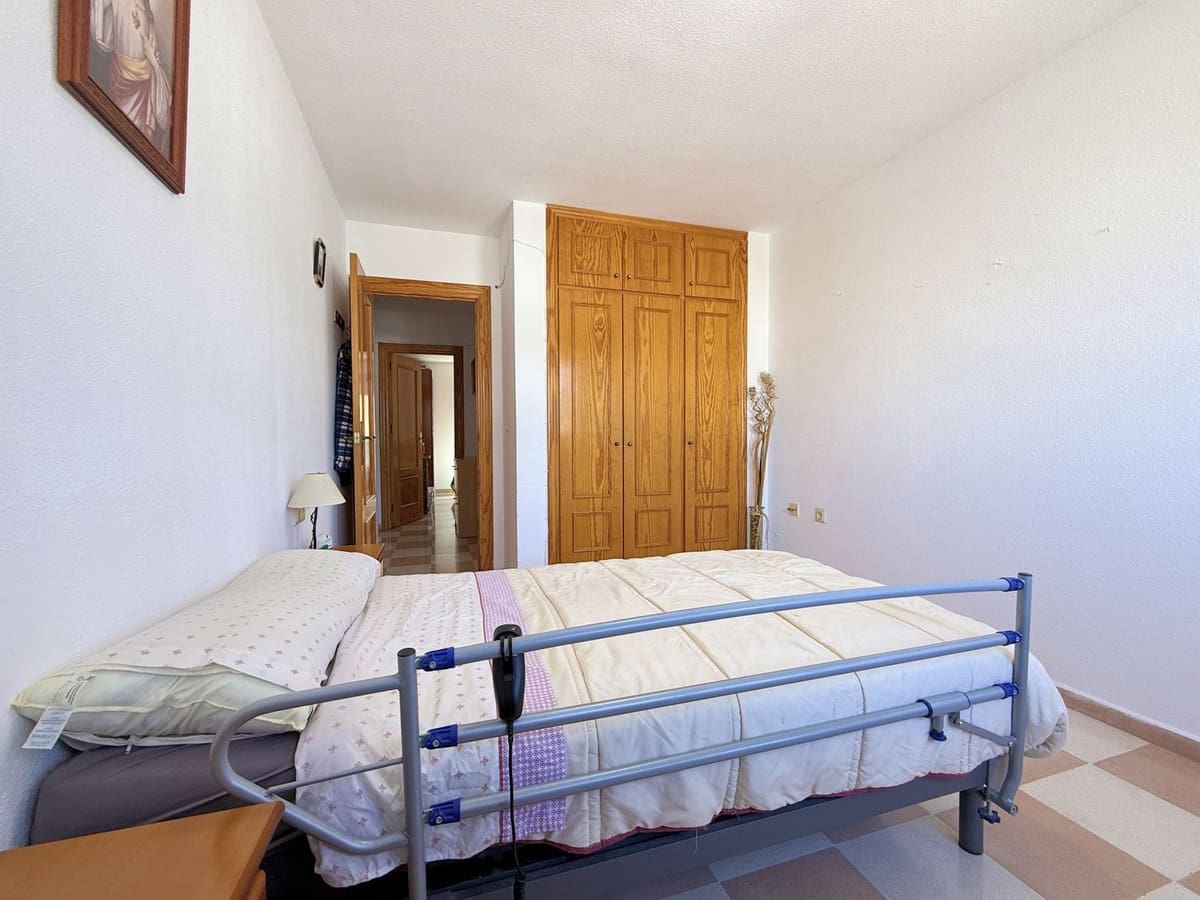 4 sypialnia Apartament na sprzedaż w Estepona - 375 000 € (Ref: 9896915)