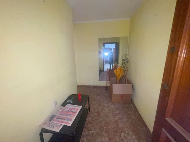 3 bedroom Apartment for sale in Estepona with garage - € 375,000 (Ref: 9896916)