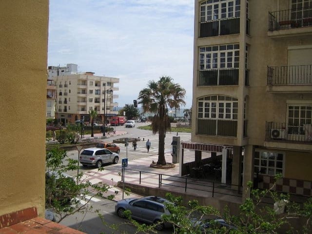 3 bedroom Apartment for sale in Estepona with garage - € 375,000 (Ref: 9896916)