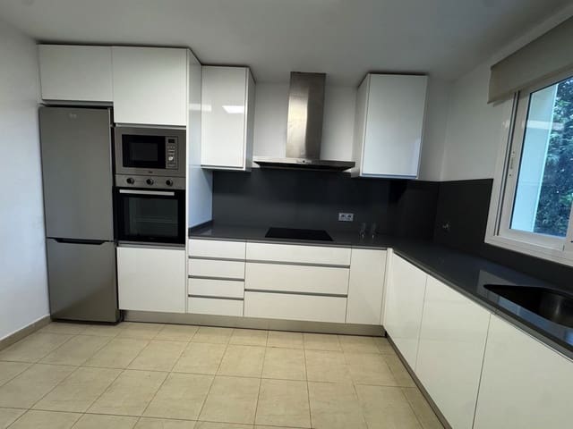 2 sovrum Lägenhet till salu i La Duquesa / Puerto de la Duquesa, Manilva med pool garage - 265 000 € (Ref: 9909681)