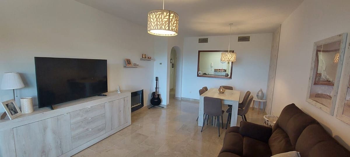 Apartamento de 2 habitaciones en La Duquesa / Puerto de la Duquesa en venta con piscina garaje - 299.000 € (Ref: 9913670)