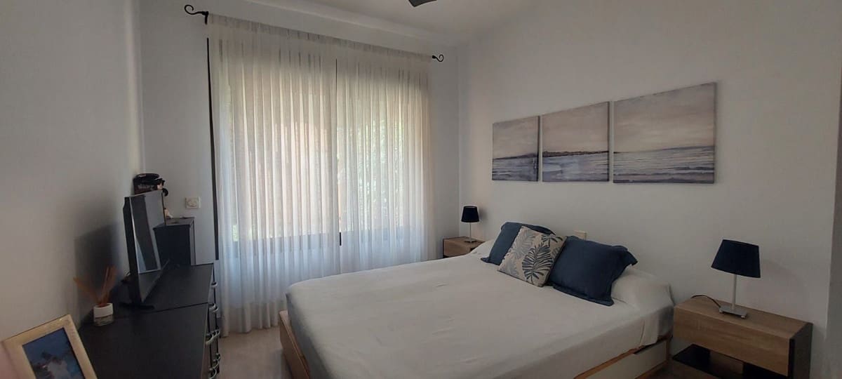 Apartamento de 2 habitaciones en La Duquesa / Puerto de la Duquesa en venta con piscina garaje - 299.000 € (Ref: 9913670)