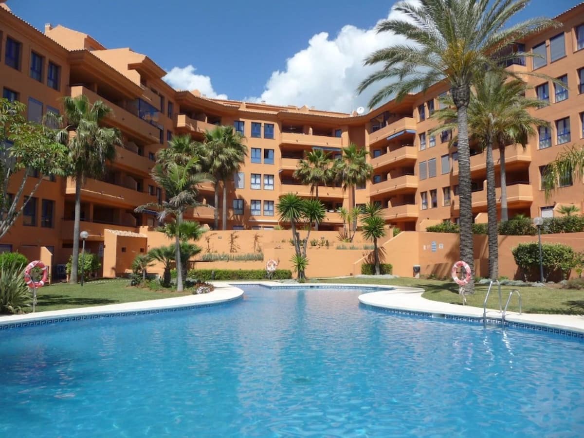 Apartamento de 2 habitaciones en Manilva en venta con piscina garaje - 275.000 € (Ref: 9913671)