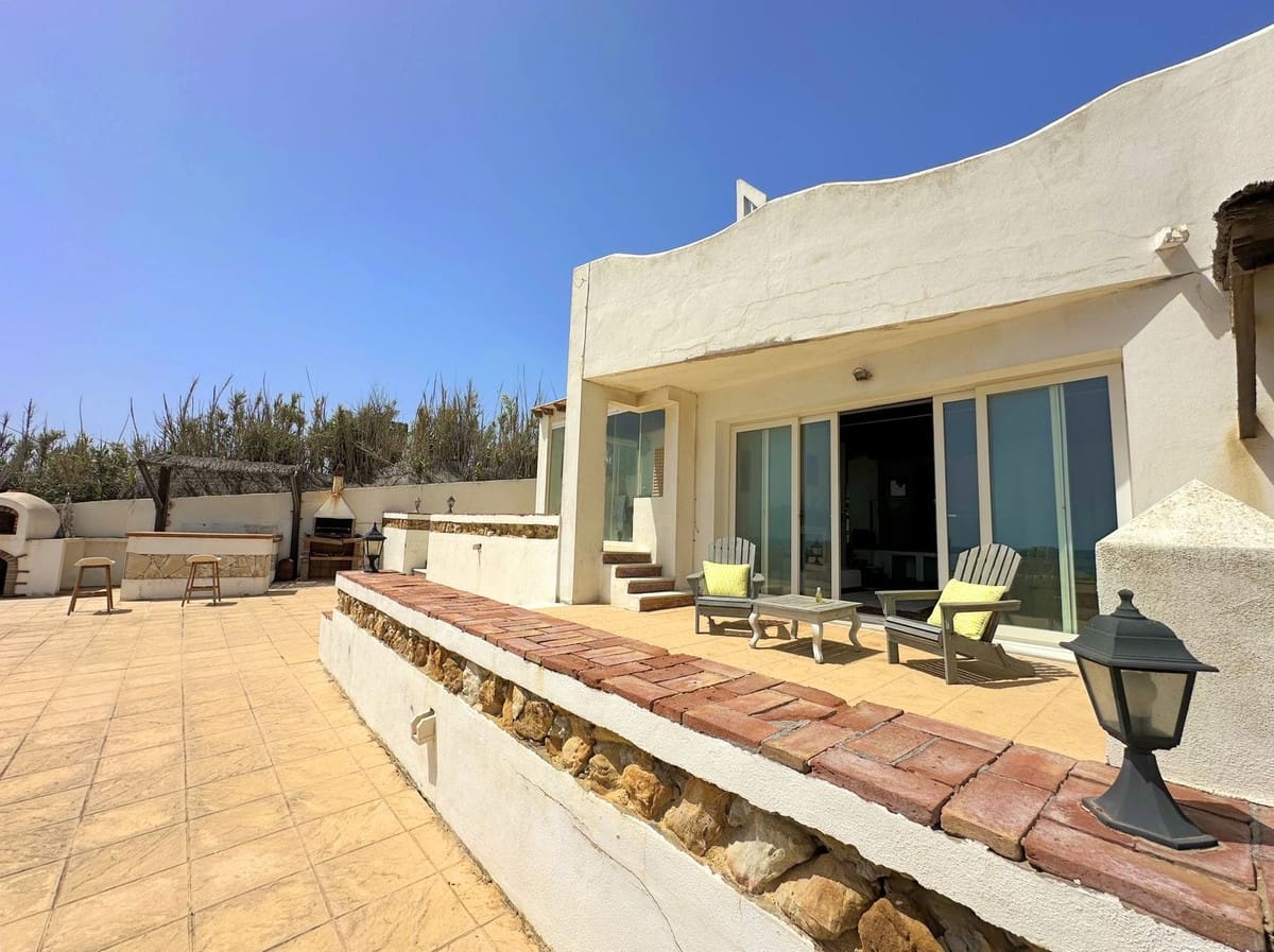 3 slaapkamer Villa te koop in Manilva met zwembad garage - € 2.500.000 (Ref: 9913673)