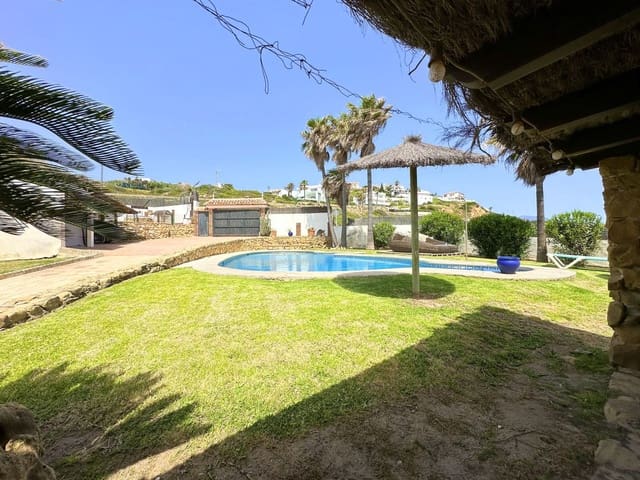3 slaapkamer Villa te koop in Manilva met zwembad garage - € 2.500.000 (Ref: 9913673)
