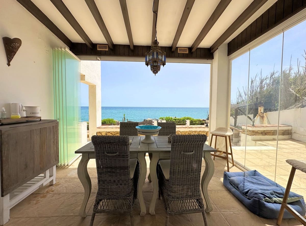 3 slaapkamer Villa te koop in Manilva met zwembad garage - € 2.500.000 (Ref: 9913673)