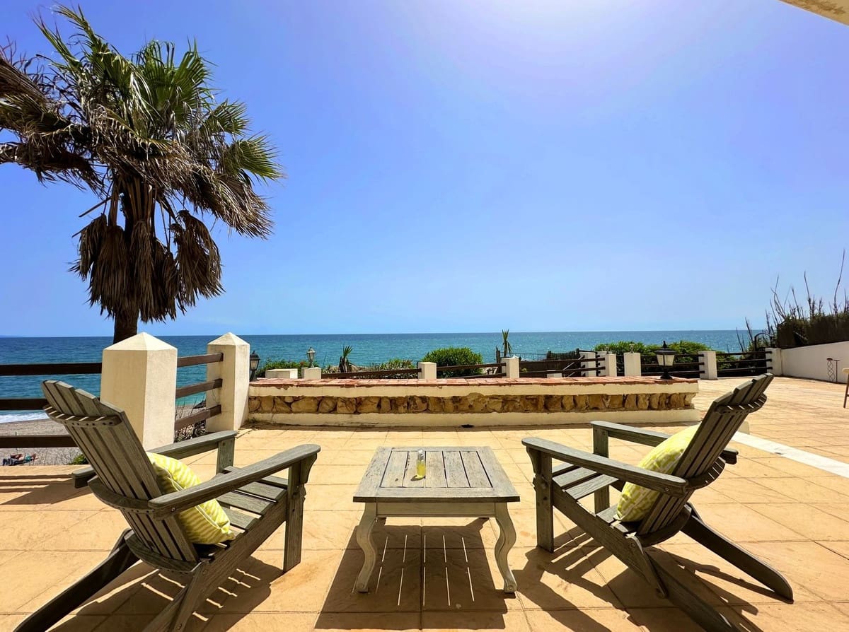 3 slaapkamer Villa te koop in Manilva met zwembad garage - € 2.500.000 (Ref: 9913673)