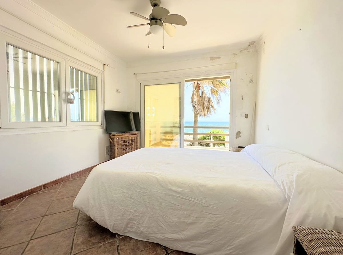3 slaapkamer Villa te koop in Manilva met zwembad garage - € 2.500.000 (Ref: 9913673)