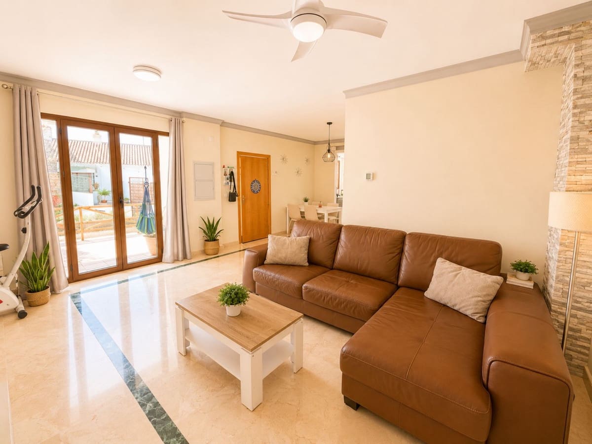 3 bedroom Townhouse for sale in Bahia de Casares with garage - € 380,000 (Ref: 9913676)