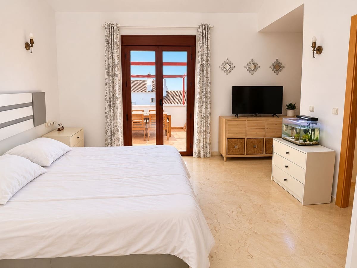 3 bedroom Townhouse for sale in Bahia de Casares with garage - € 380,000 (Ref: 9913676)