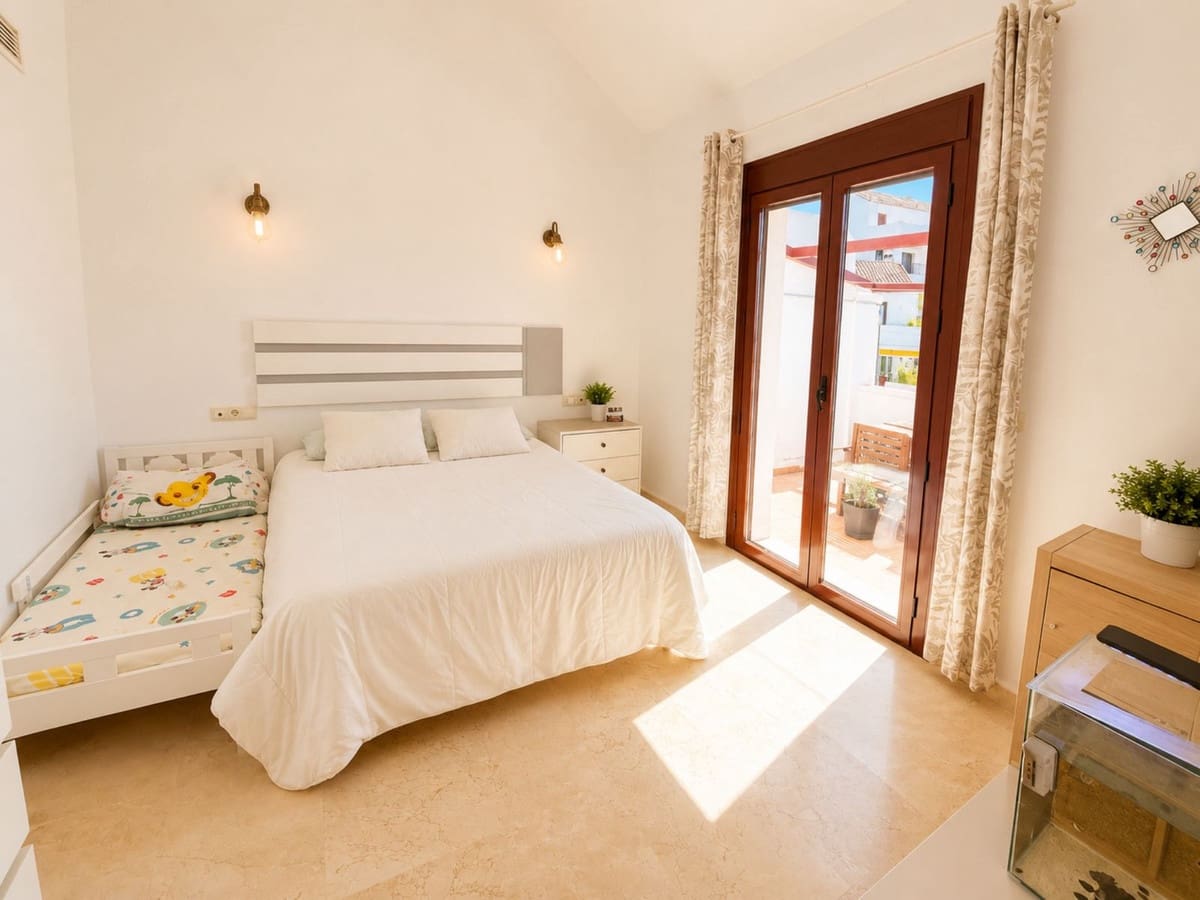 3 bedroom Townhouse for sale in Bahia de Casares with garage - € 380,000 (Ref: 9913676)