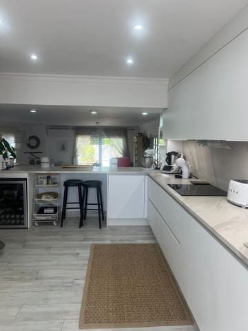 Casa de 3 habitaciones en Bahia de Casares, Casares en venta con piscina - 670.000 € (Ref: 9916159)