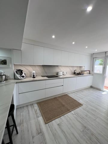 Casa de 3 habitaciones en Bahia de Casares, Casares en venta con piscina - 670.000 € (Ref: 9916159)