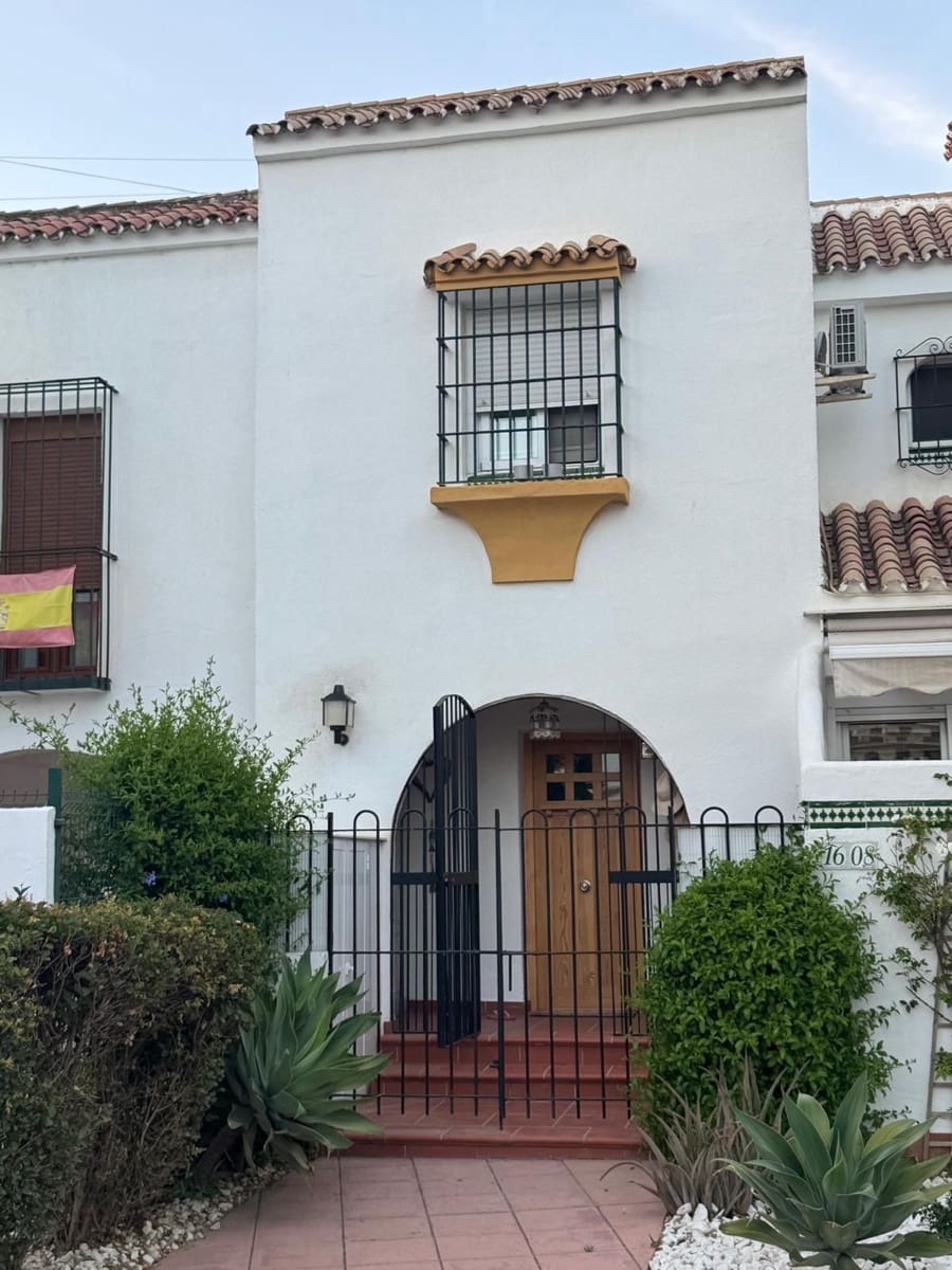Casa de 3 habitaciones en Bahia de Casares en venta con piscina - 670.000 € (Ref: 9916159)