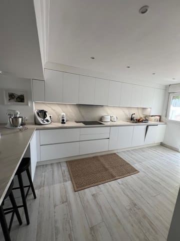 Casa de 3 habitaciones en Bahia de Casares, Casares en venta con piscina - 670.000 € (Ref: 9916159)