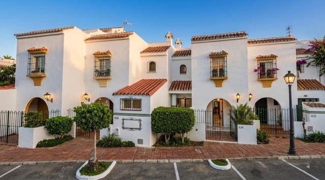 Casa de 3 habitaciones en Bahia de Casares, Casares en venta con piscina - 670.000 € (Ref: 9916159)