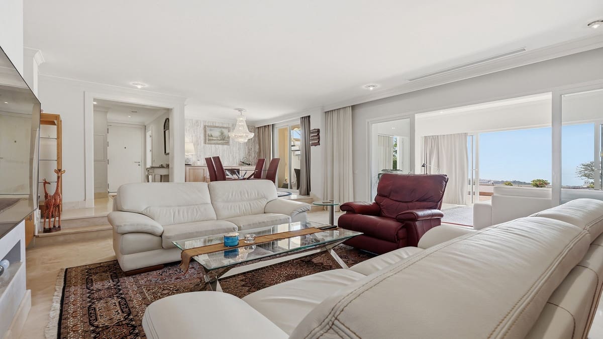 Apartamento de 3 habitaciones en Casares en venta con piscina garaje - 620.000 € (Ref: 9916160)
