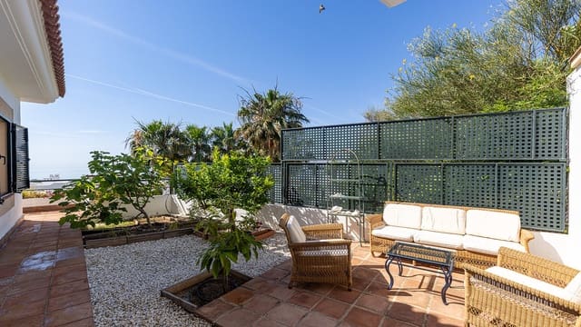 Apartamento de 3 habitaciones en Casares en venta con piscina garaje - 620.000 € (Ref: 9916160)
